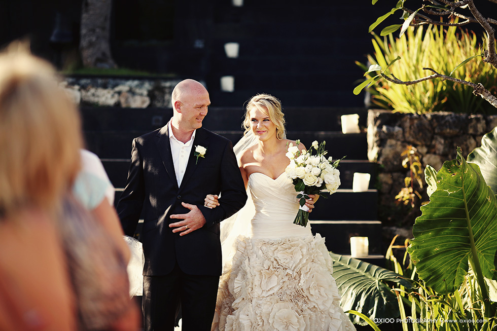 Axioo: Layers of Intricate Intimacies